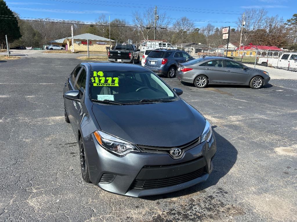 2014 Toyota Corolla's photo