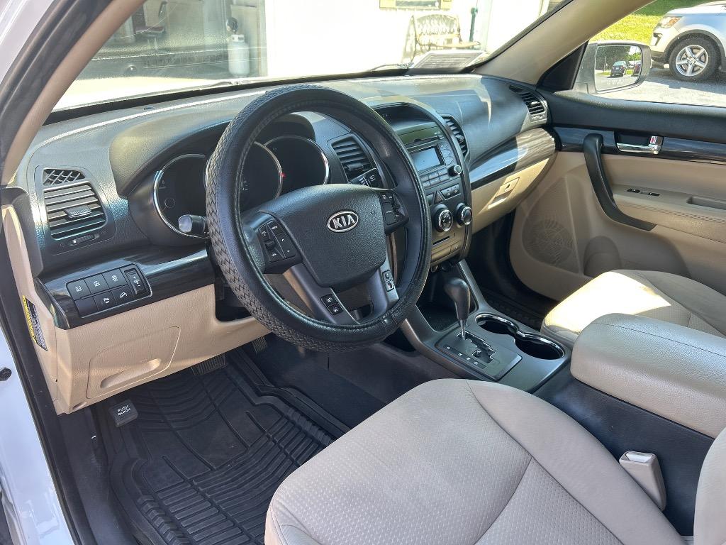 2011 Kia Sorento LX - Photo 6
