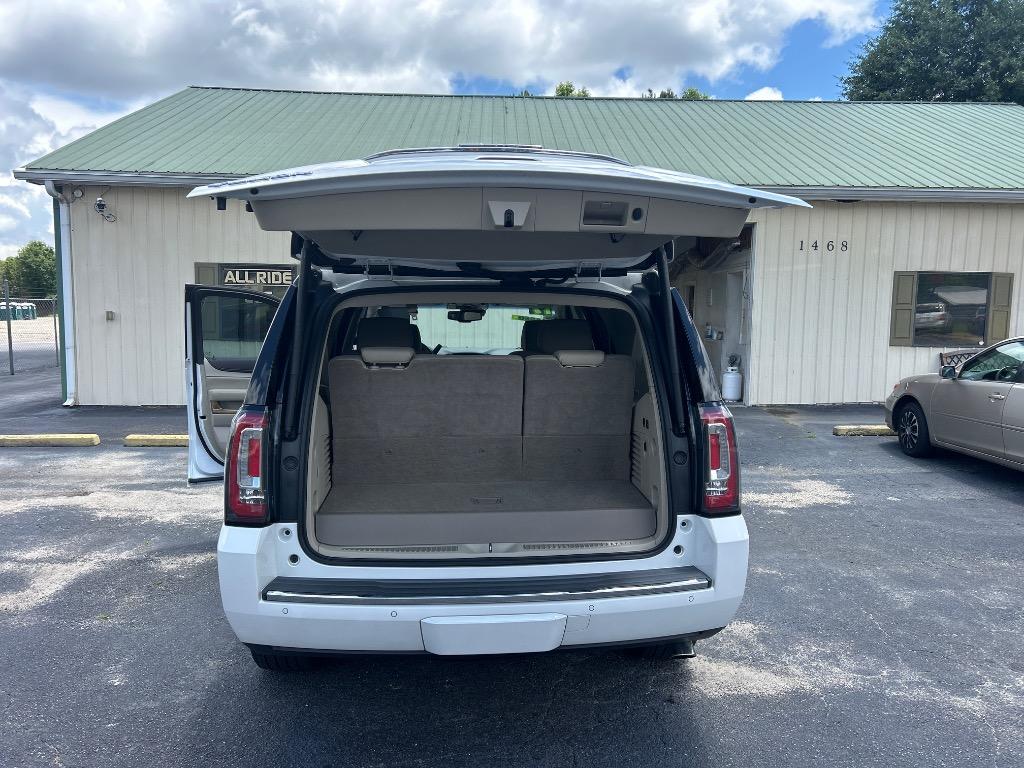 2017 GMC Yukon Denali - Photo 13