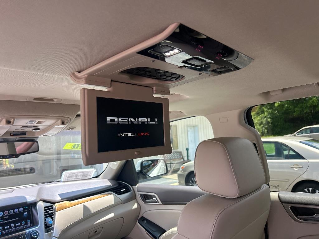 2017 GMC Yukon Denali - Photo 11