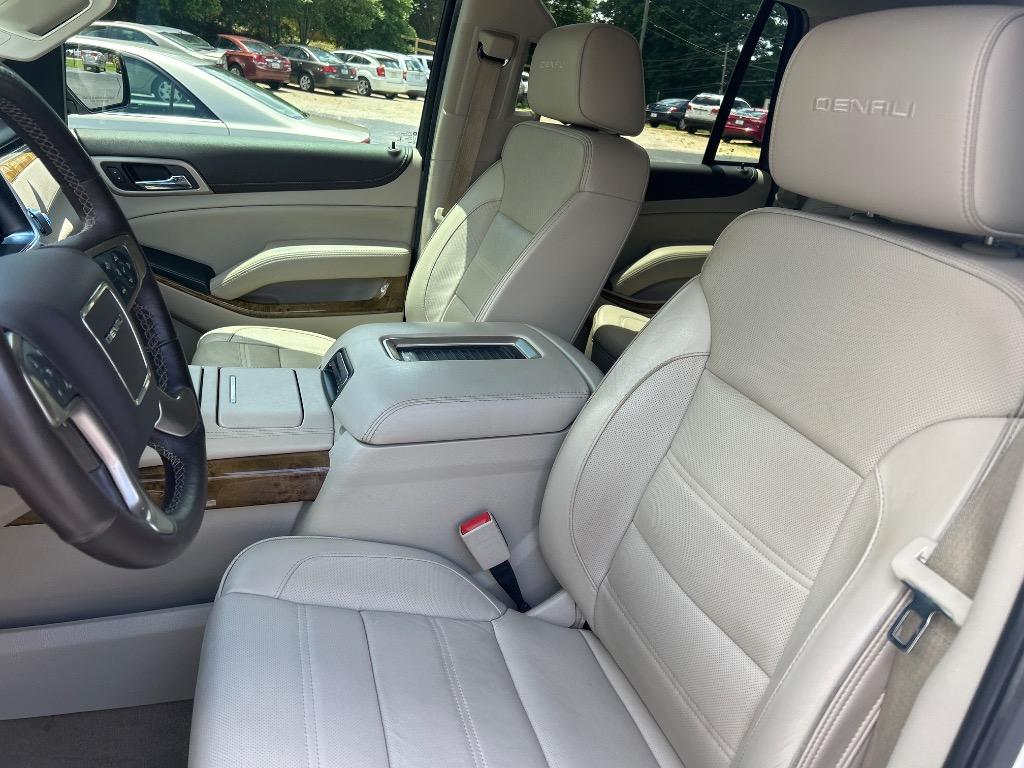 2017 GMC Yukon Denali - Photo 6